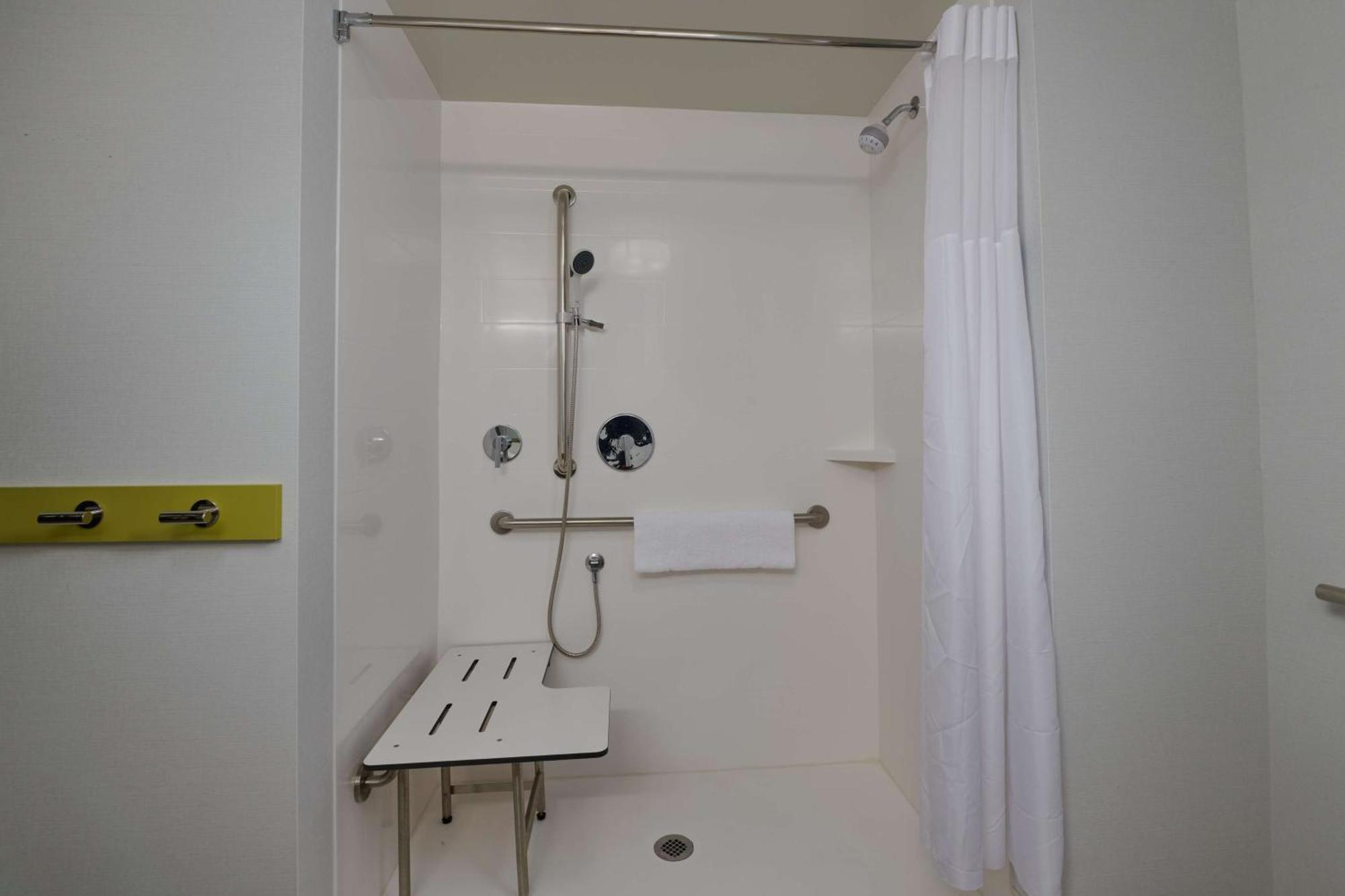 Hampton Inn Sherwood Portland Экстерьер фото